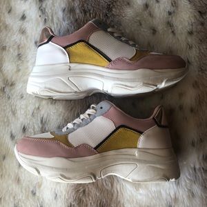 🎀✨NEW BIG BUDDHA PLATFORM SNEAKERS🎀✨